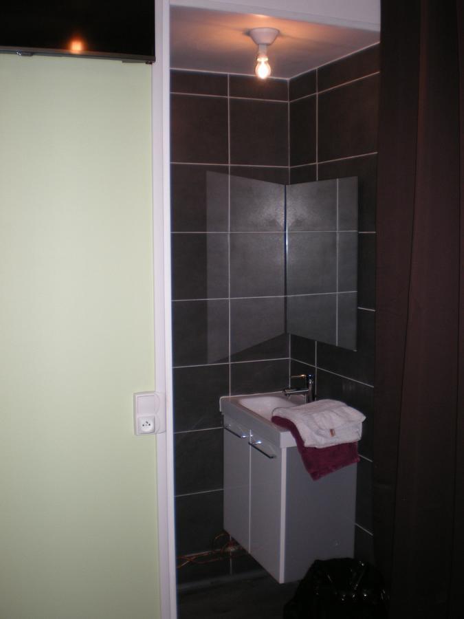 Hotel Dg Mery-sur-Oise Екстер'єр фото